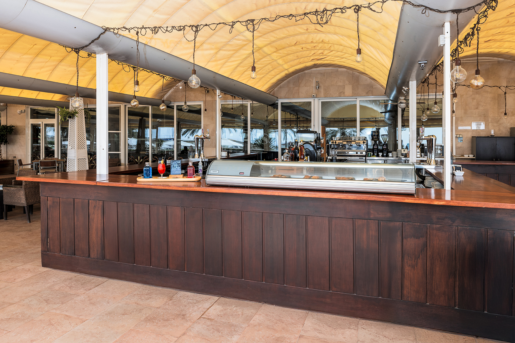 011_alta_senatoráguilas Terraza.jpg